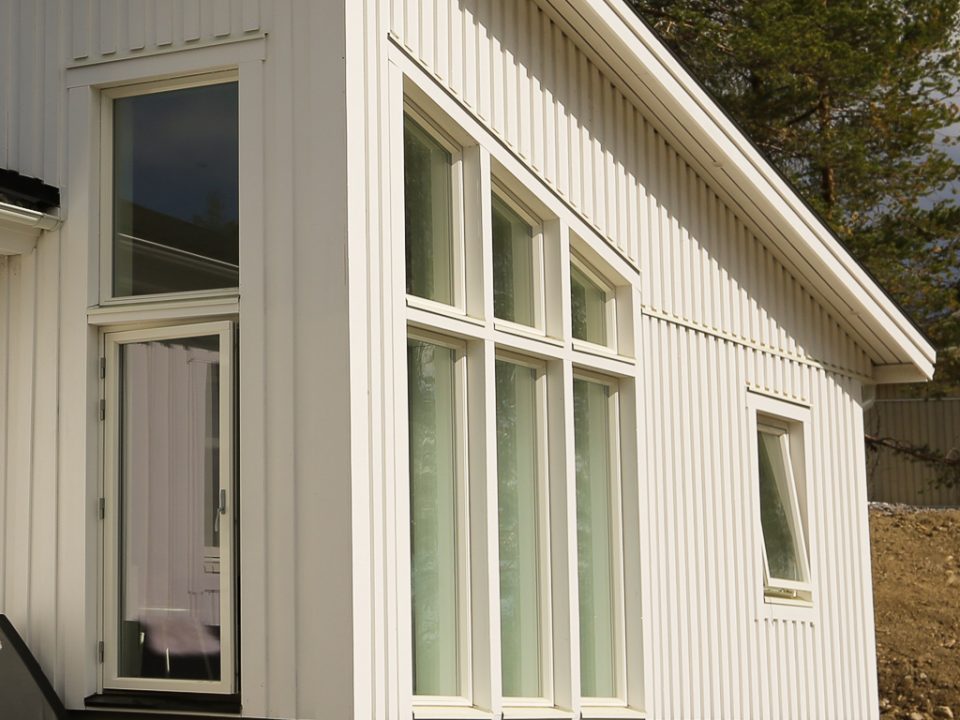 Lockpanel funkishus Villa Varm