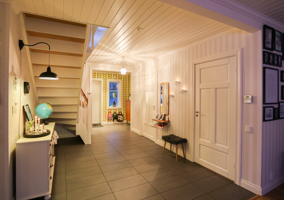 Hall med klinkergolv